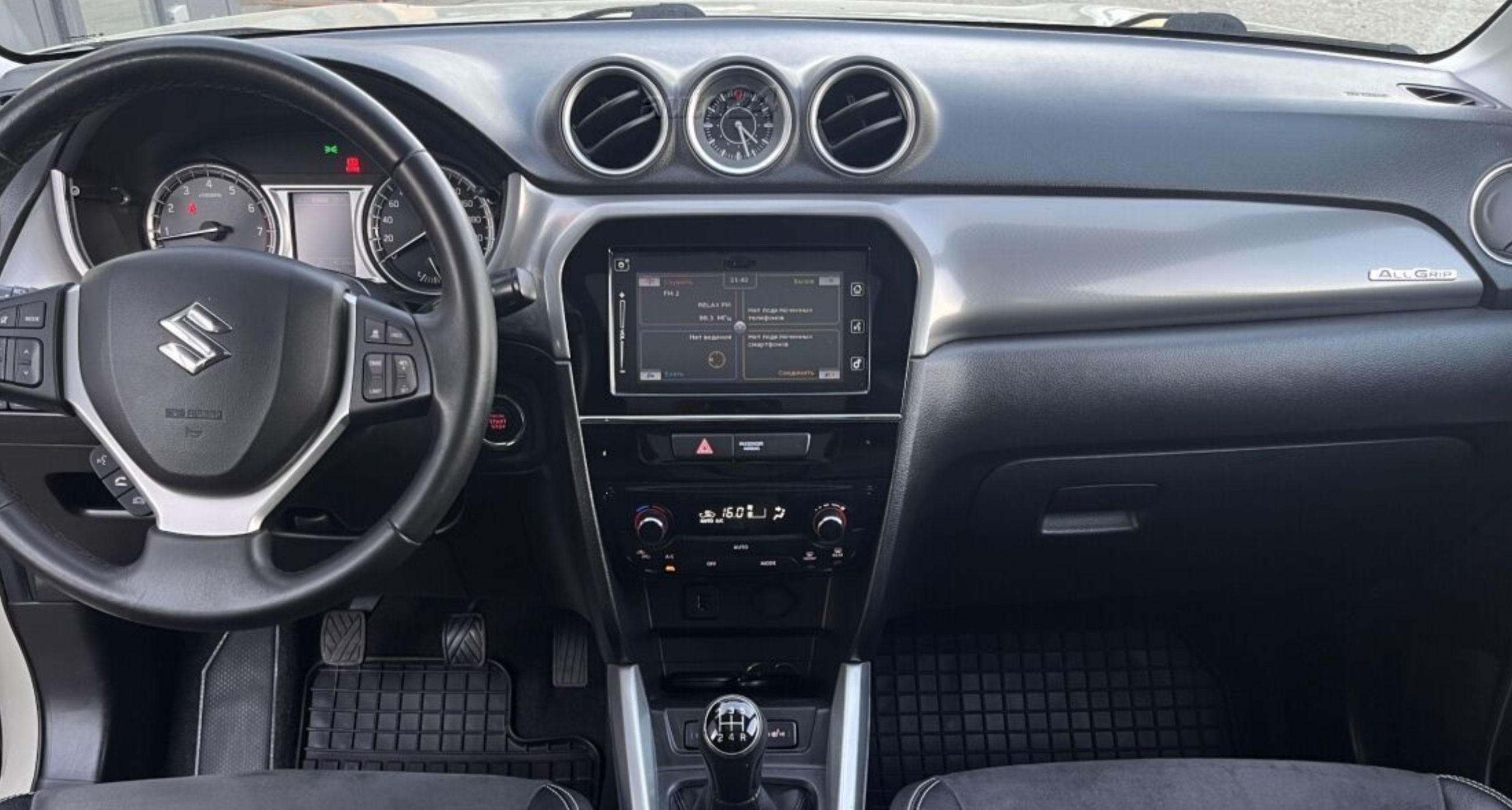 Suzuki Vitara (2014-2019)  Automedia 9662 raadio sobivus autole